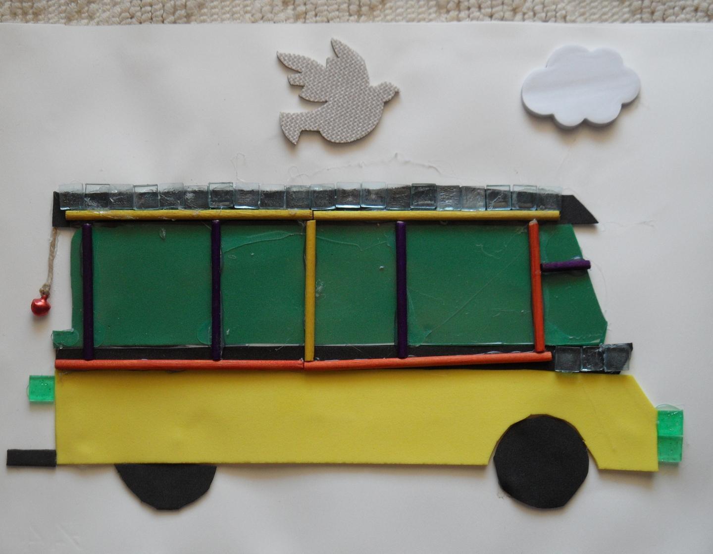 Testi in braille e figure di legno 