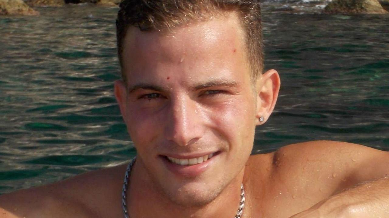 È ancora in coma il ragazzo 26enne ferito a Cannigione