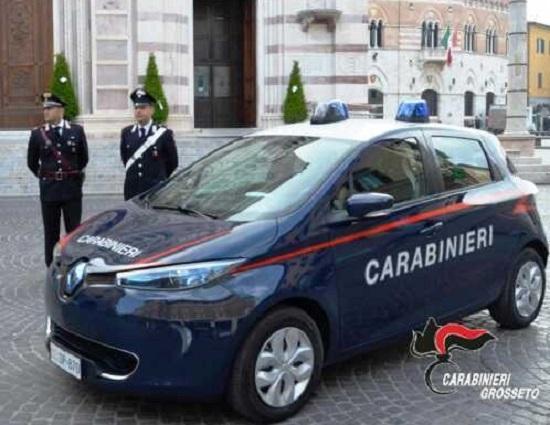 Due carabinieri della compagnia di Grosseto (foto d'archivio)
