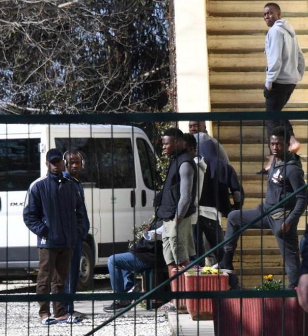 Il Pd alla sindaca: «Dove sono i soldi destinati ai migranti?»