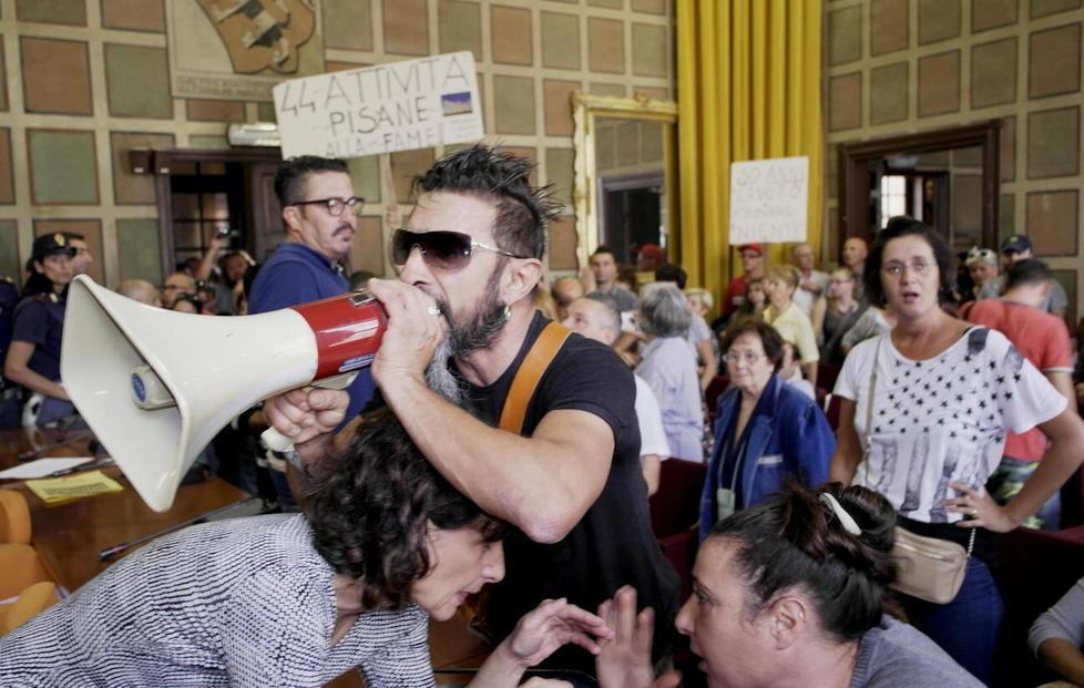 Bancarelle, respinta da Confesercenti l’ipotesi largo Griffi 