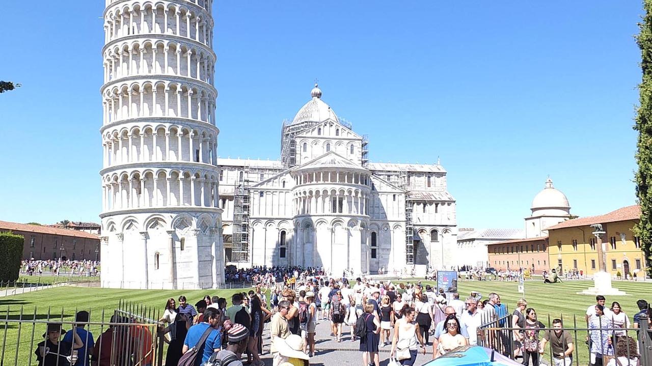 Bloccate dai turisti tre borseggiatrici nell’area Duomo