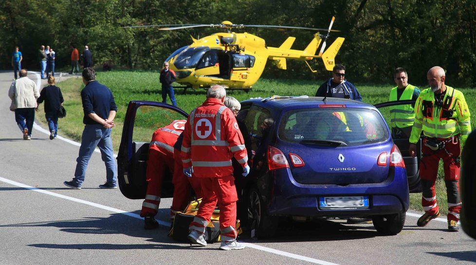 Cappotta e centra un’altra auto 