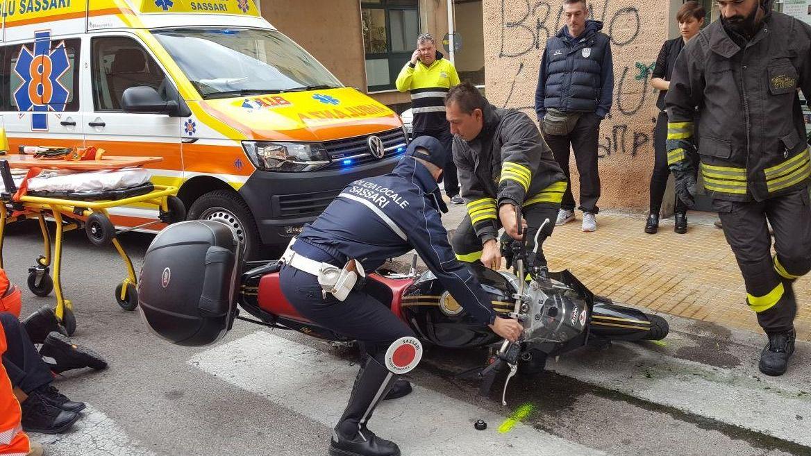 Scontro auto-moto, un ragazzo ferito a Sassari
