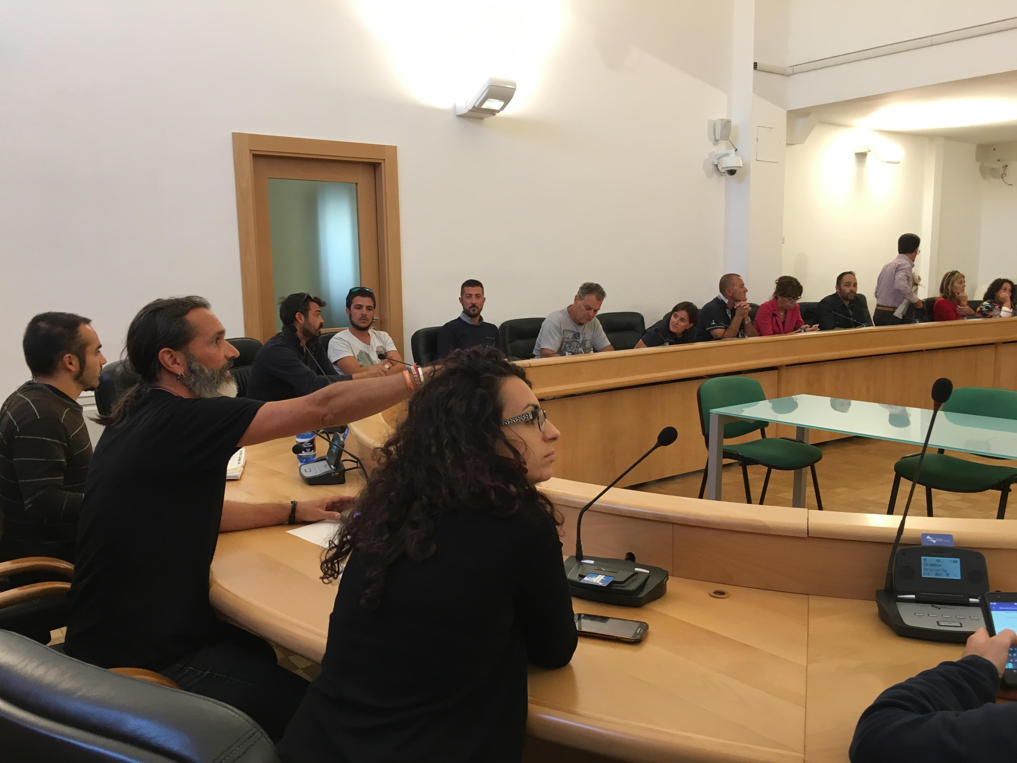 L'incontro fra il sindaco di Porto Torres e gli operatori del parco dell'Asinara