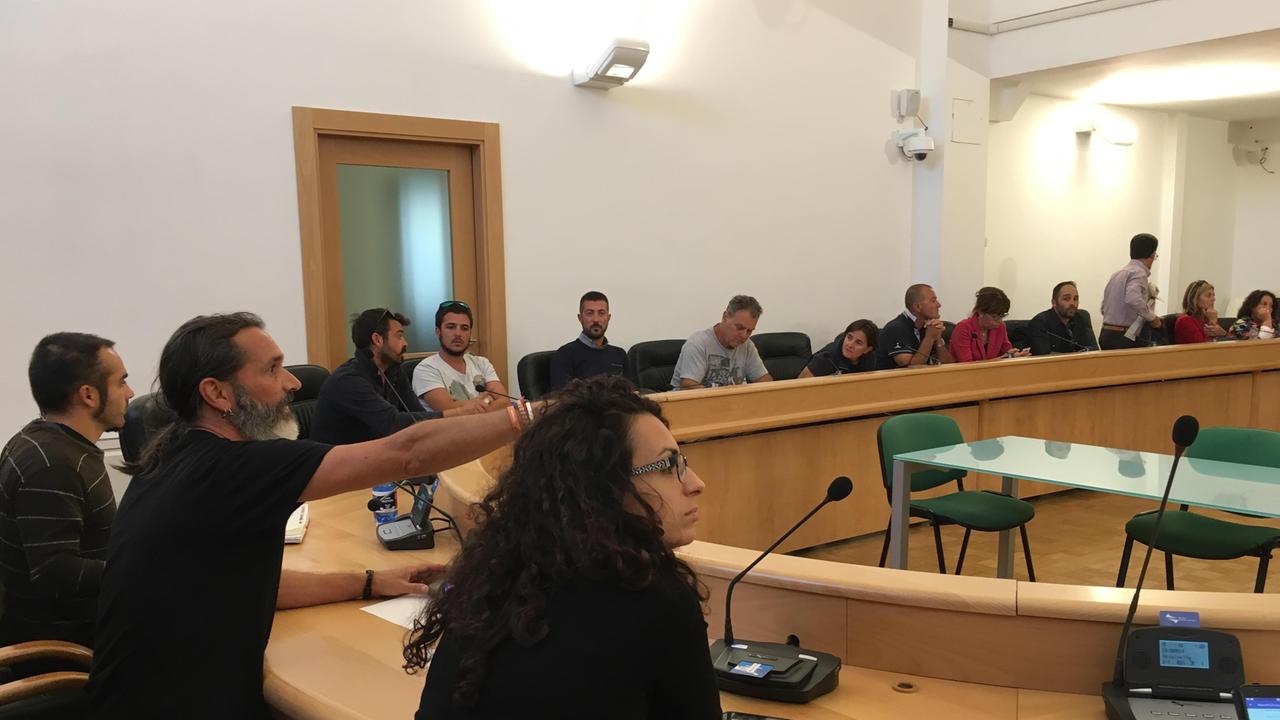 L'incontro fra il sindaco di Porto Torres e gli operatori del parco dell'Asinara