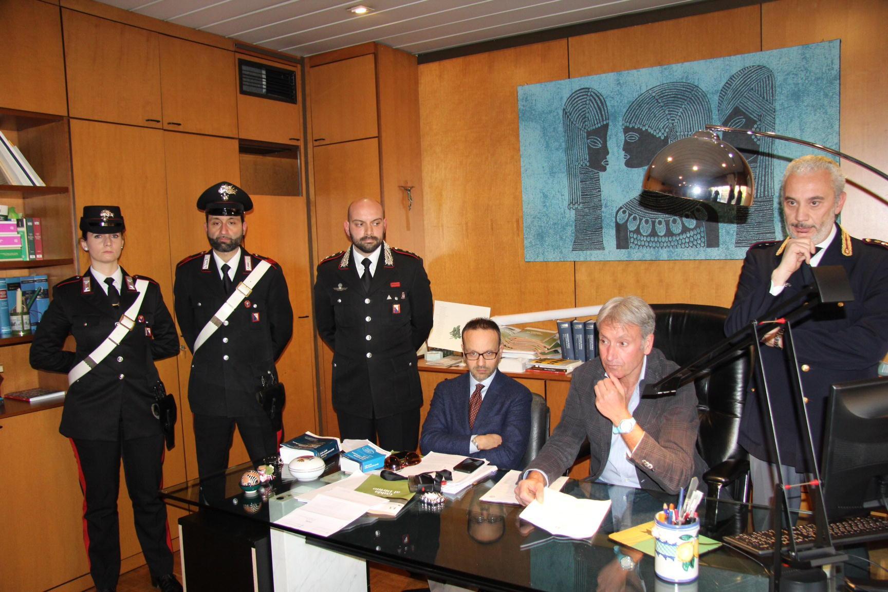 La conferenza stampa sull'arresto del rapinatore
