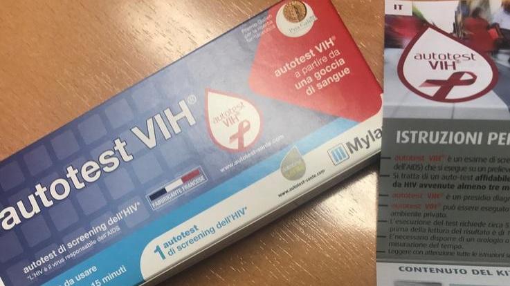 Paura Hiv: decine di giovani in farmacia per il test