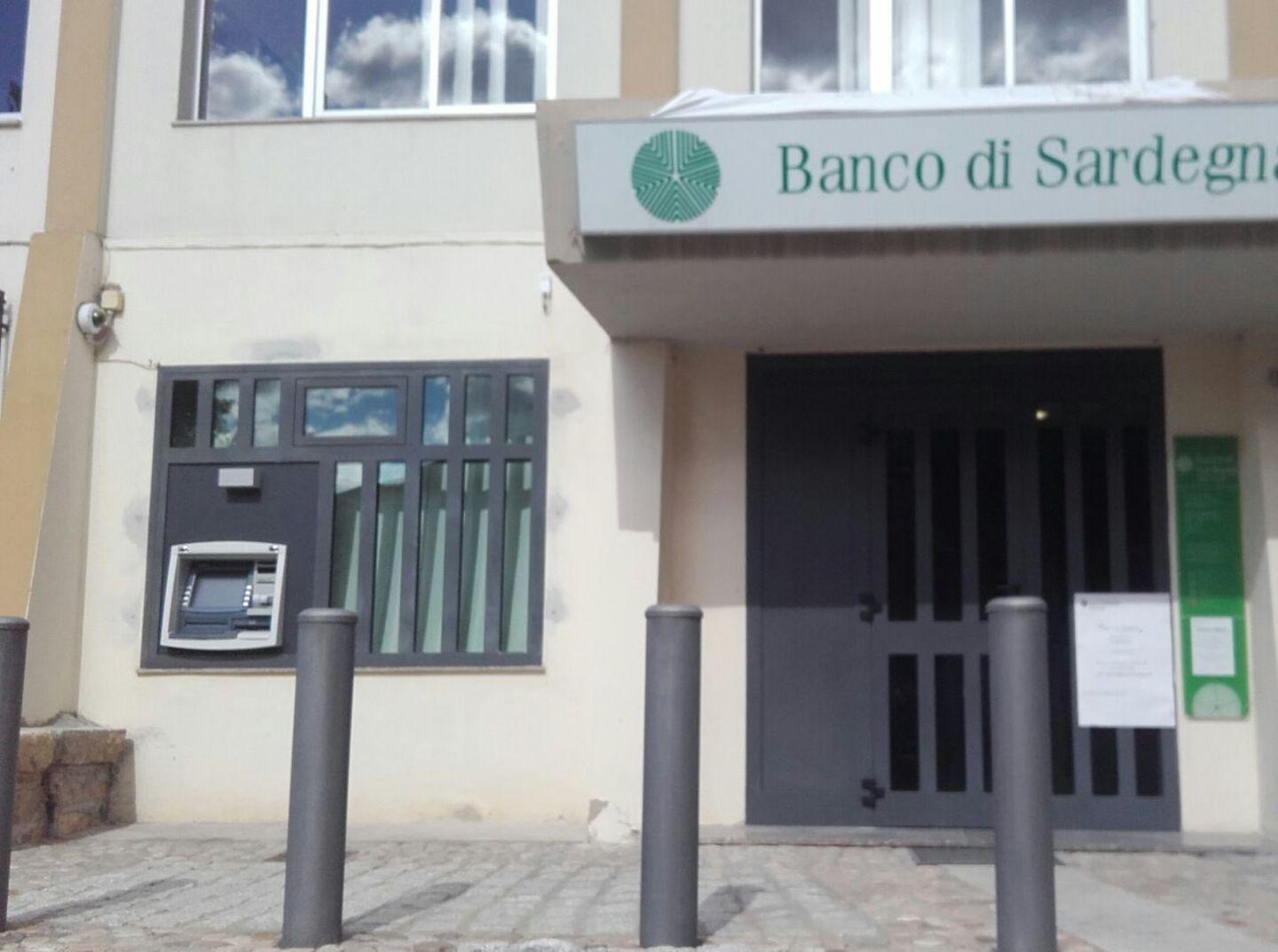 Olzai perde la banca ma arriva il bancomat 