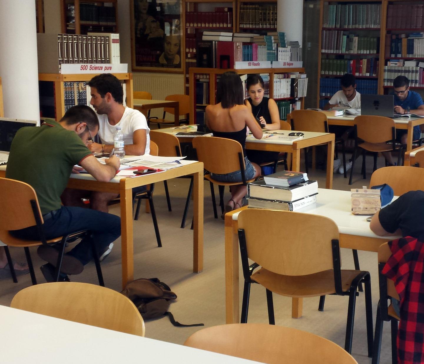 Trentasei anni tra i libri: Cugusi saluta la Satta 