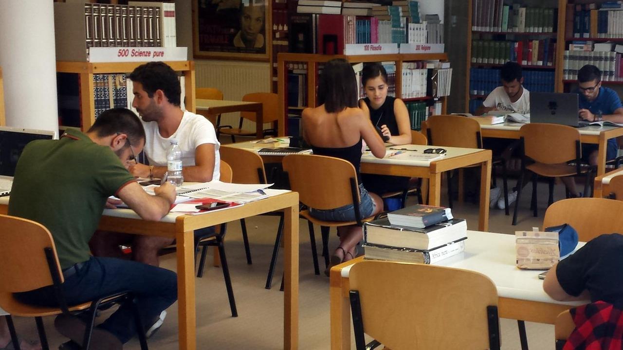 Trentasei anni tra i libri: Cugusi saluta la Satta