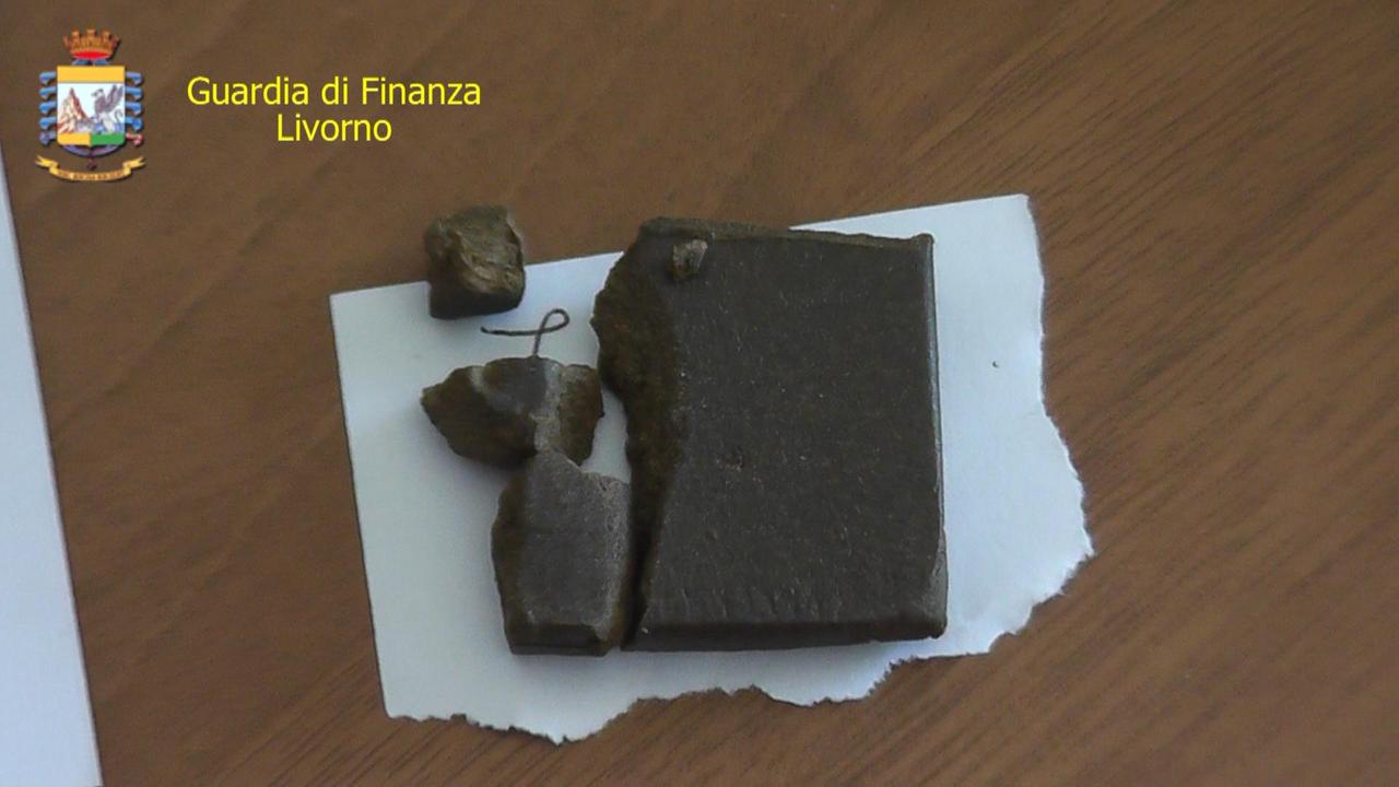 In casa nascondeva un chilo di droga, arrestato livornese di 44 anni