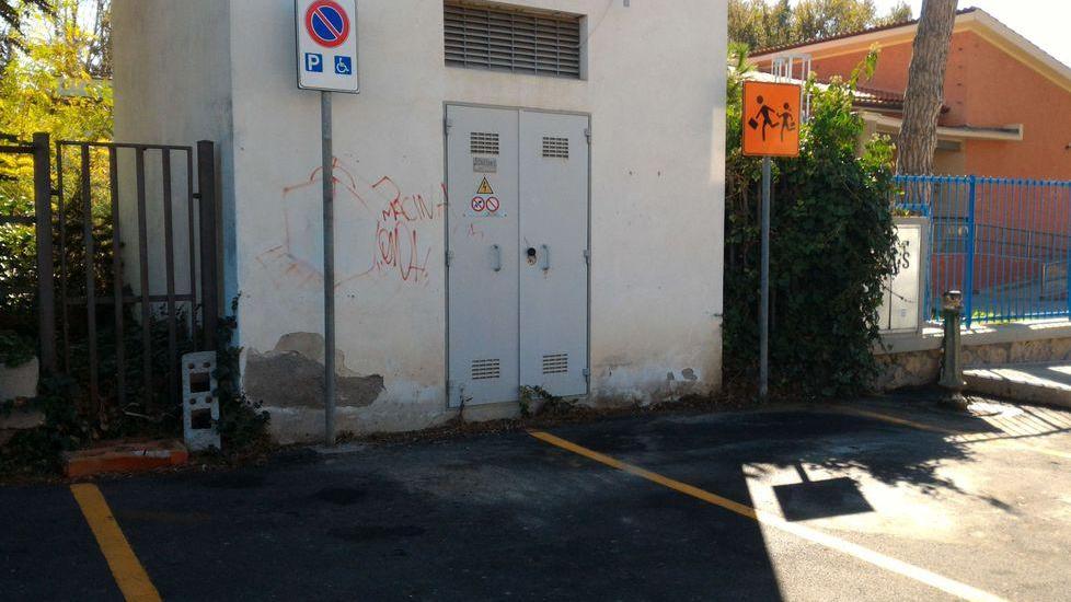 Posti handicap davanti al box La segnaletica è da rifare