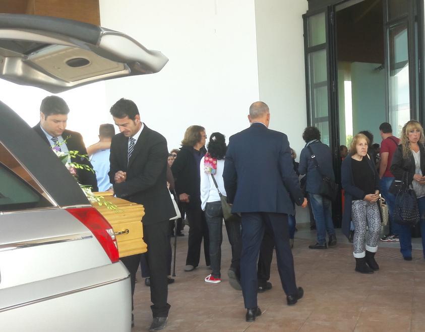 Lo stendardo dell’Arma per l’addio ad Anna Rita 