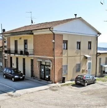 I predoni del Parmigiano si portano via 123 forme 