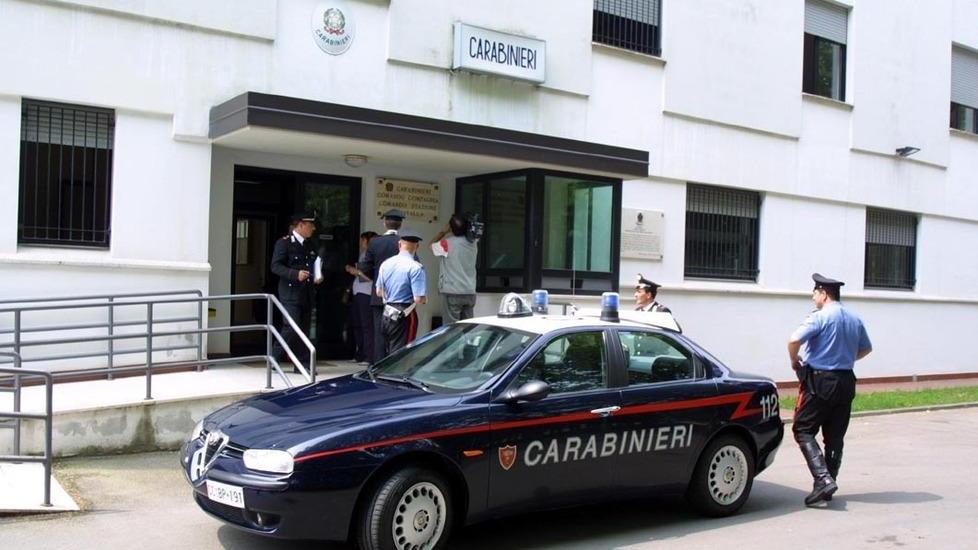 Lavori socialmente utili per le botte ai carabinieri