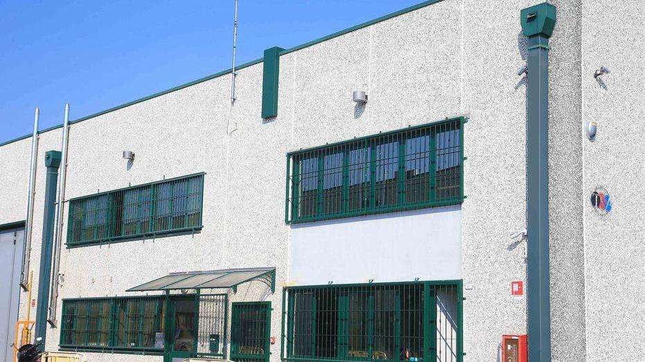 Ladri acrobati costretti alla fuga dai carabinieri