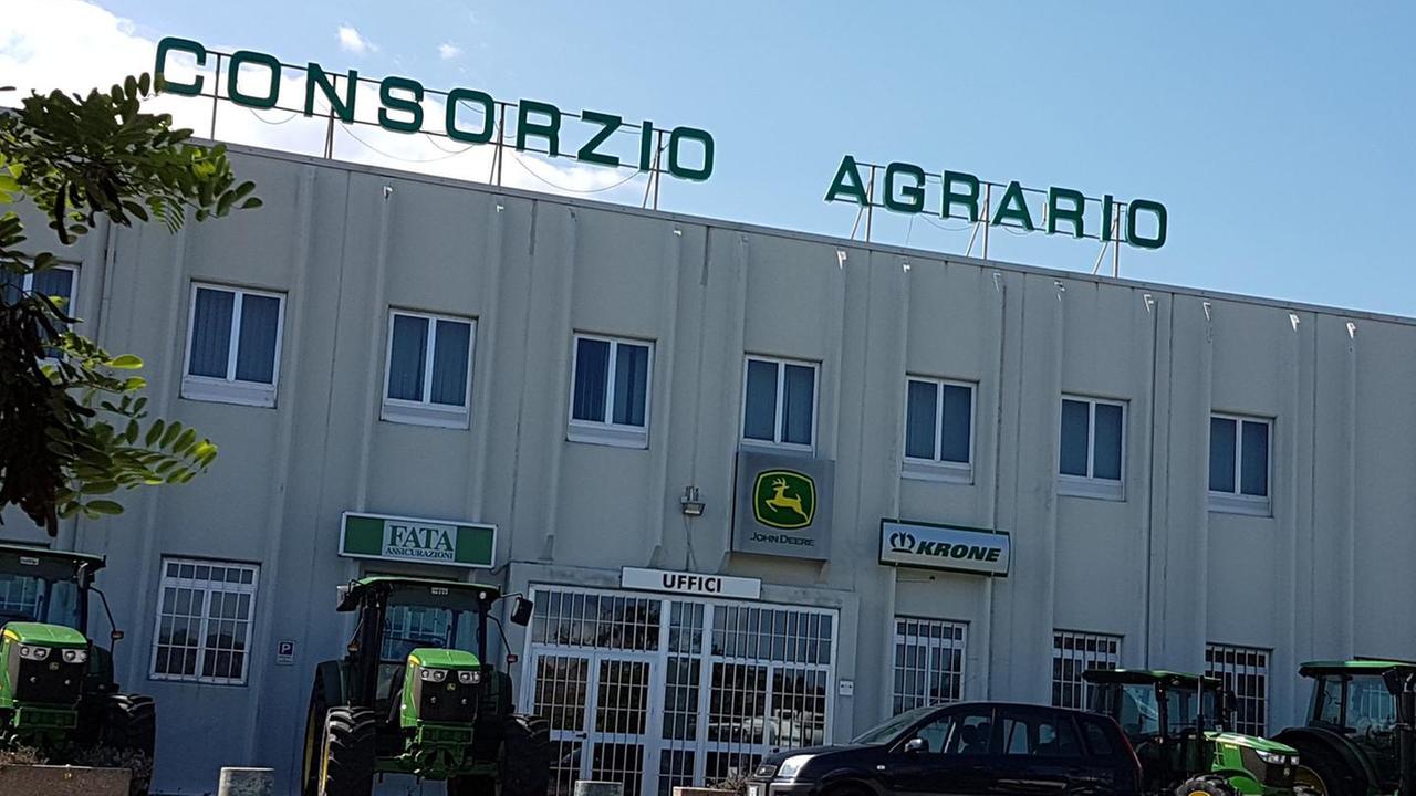 Consorzio agrario, rubati camion e attrezzi