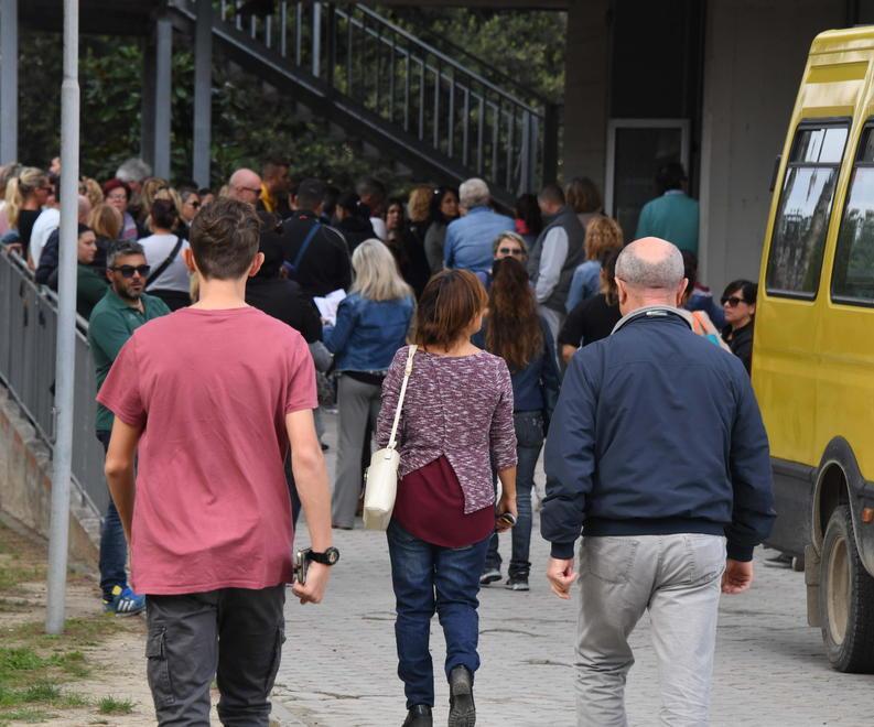 Scuola, figli a casa con i genitori o il preside allerta la polizia 