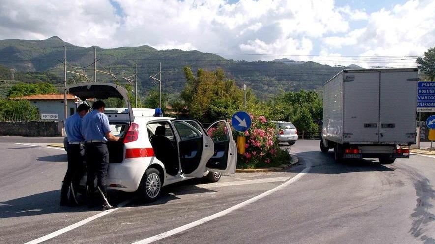 Ubriaco provoca maxi-tamponamento