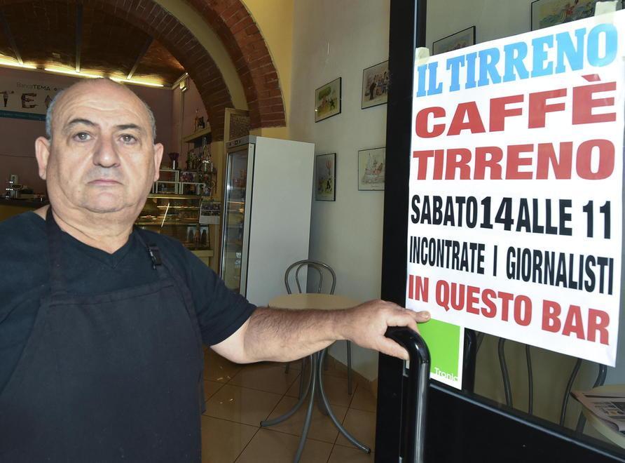 Giuseppe pacchiano, titolare del bar Msg - Dopolavoro ferroviario che ospita stamani Caffè Tirreno (foto Bf)