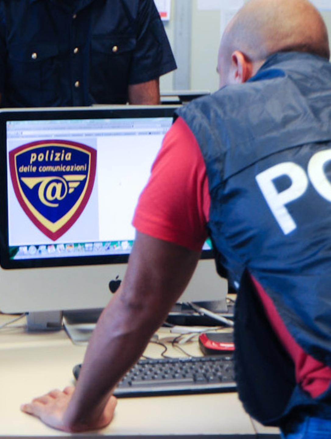 Pedofilia online, due sardi indagati 