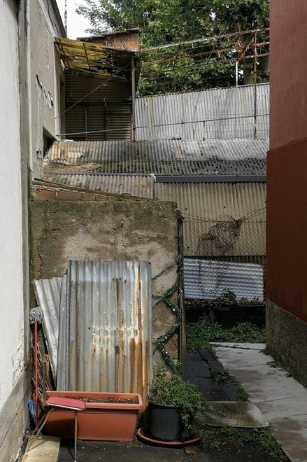 «Eternit in via Menotti: al via la bonifica delle coperture»