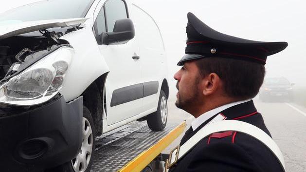 Auto contro furgone Ferite due persone