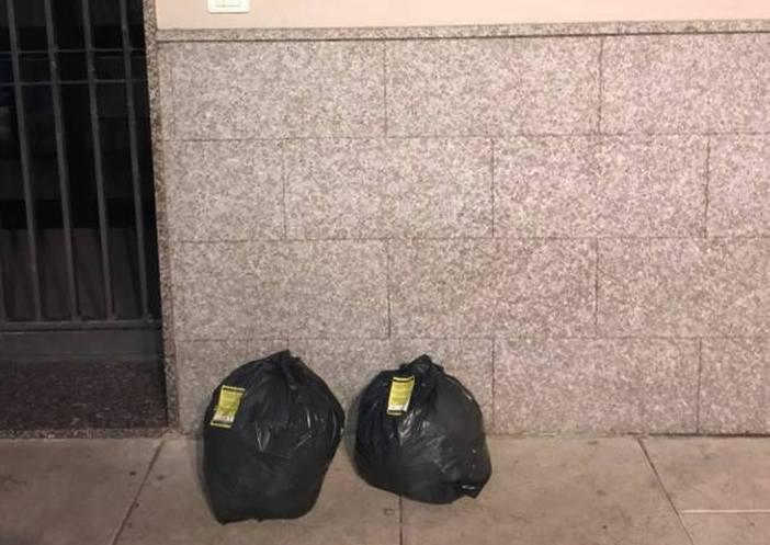 Differenziata irregolare, bollino giallo anche per gli uffici comunali 