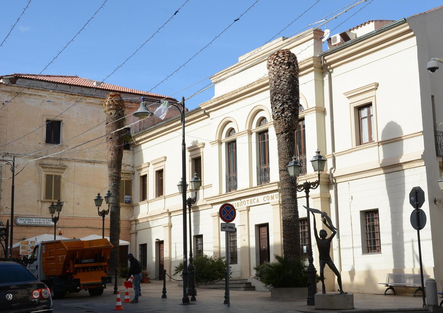 Palme in piazzetta no della minoranza: a rischio punteruolo 