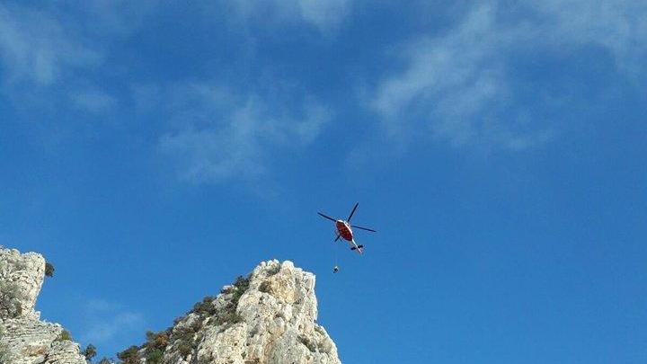 Climber precipita dalla Pedra Longa di Baunei, soccorsa dai vigili del fuoco: è grave