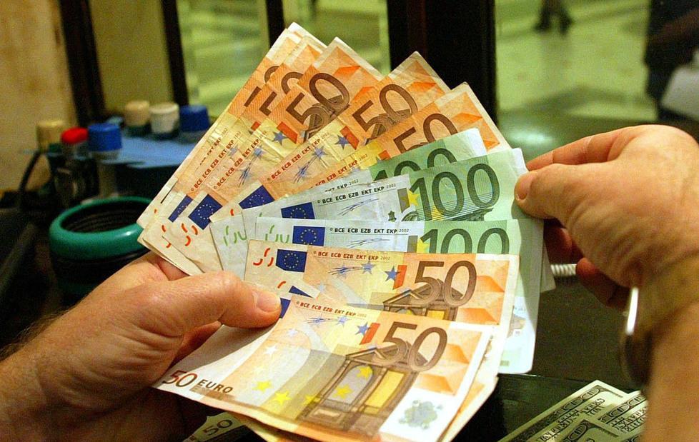 Imprese e famiglie chiedono più credito 