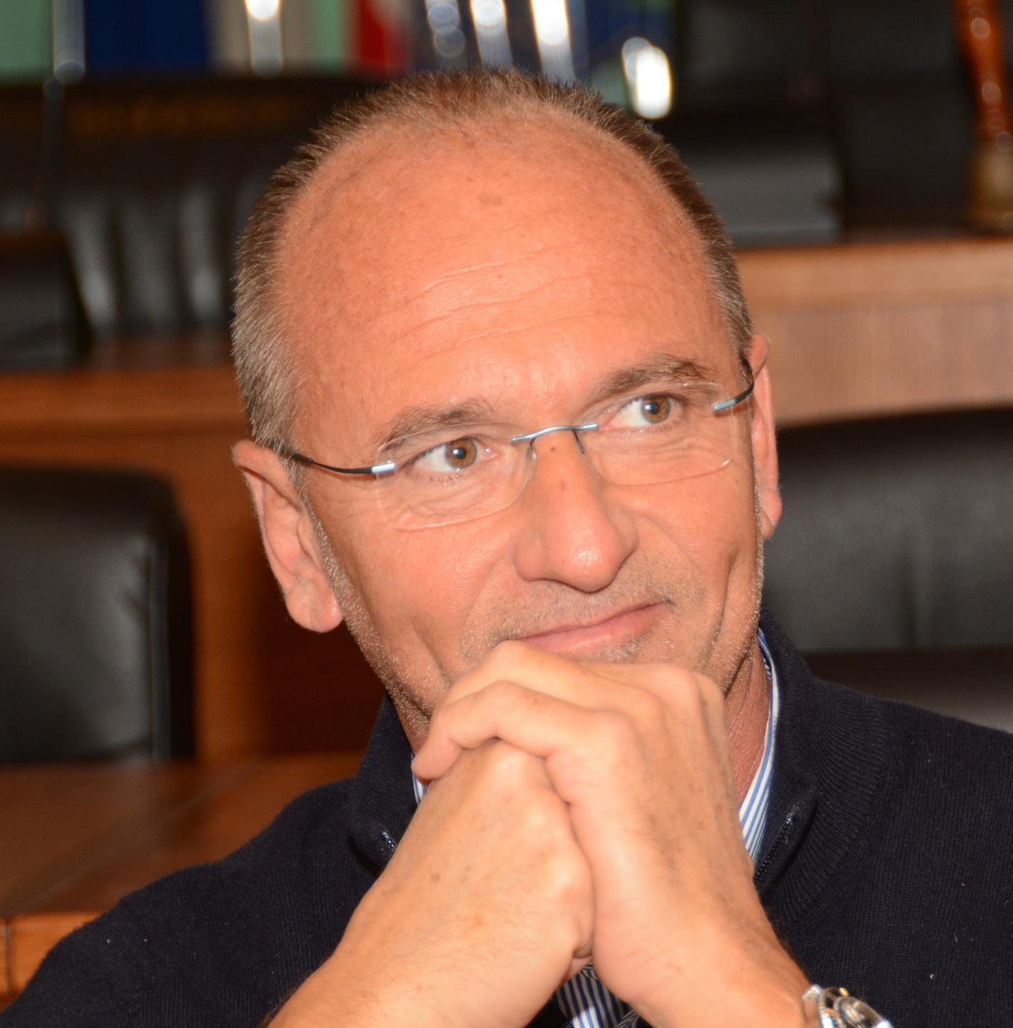 Cappellacci al Pd: voi servi dell’Ue 