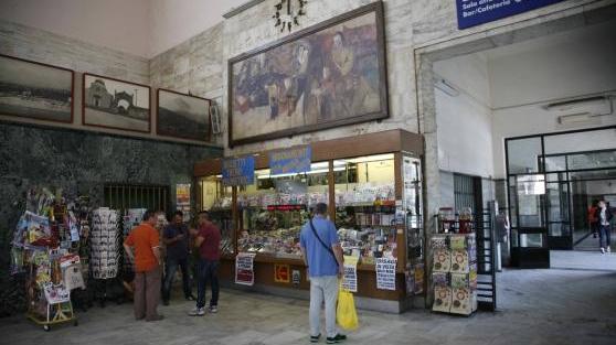 L'interno della stazione di Viareggio
