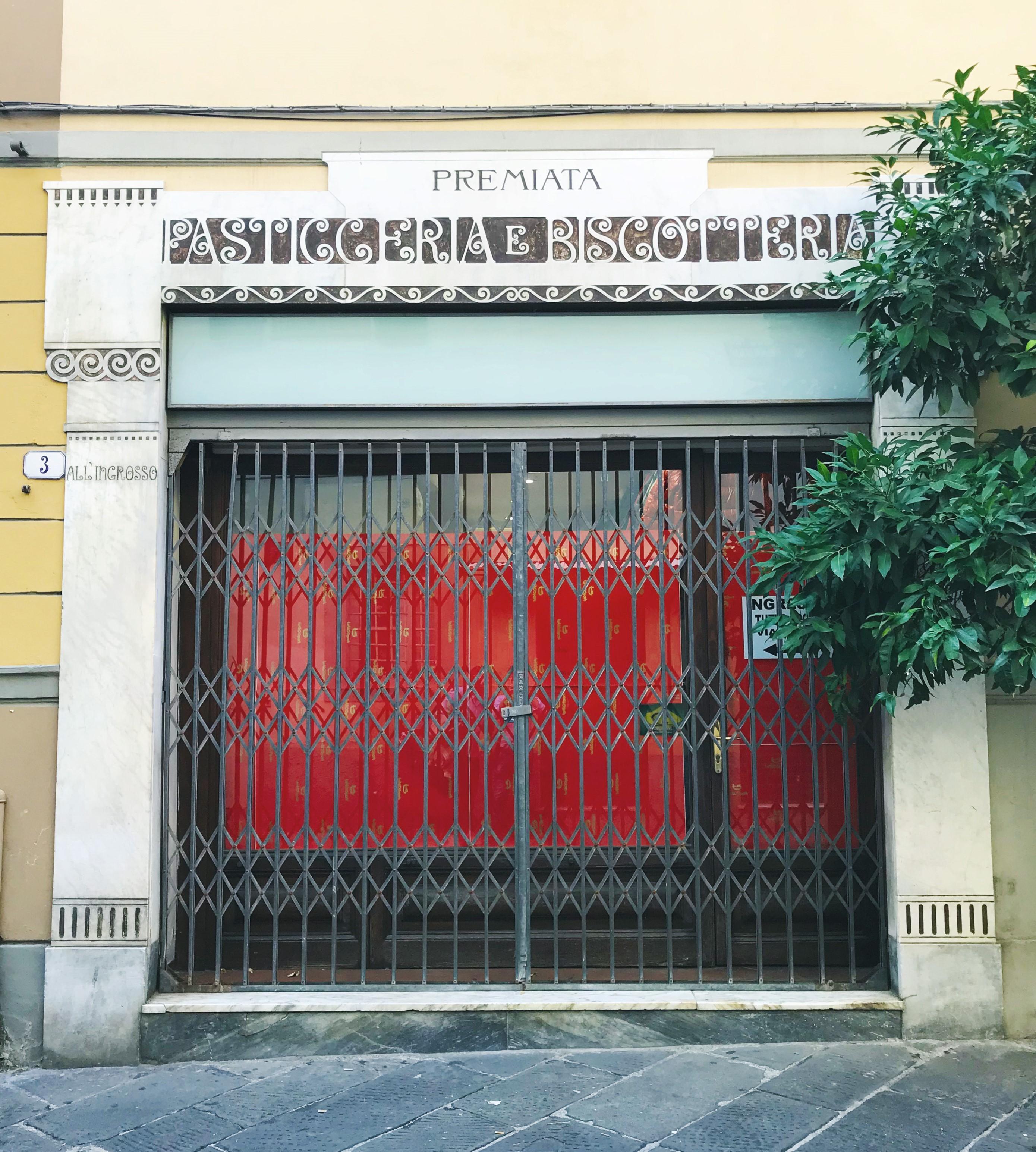 L'ex Caffè Fissi in via Santa Zita