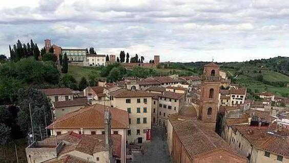 Pronto il nuovo parco della Pieve terrazzi e percorsi lungo le mura 