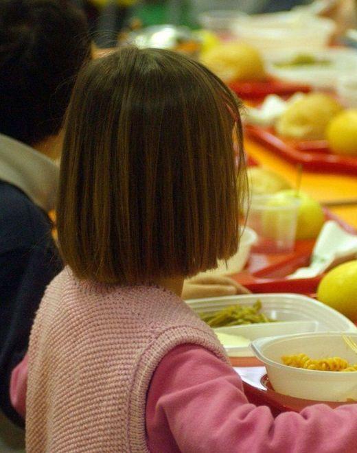 Mense, il Comune: «È tutto ok» Una mamma: mio figlio escluso 
