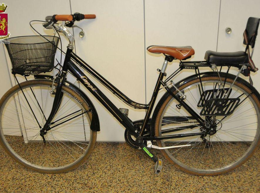 Ladro si appisola con la refurtiva 