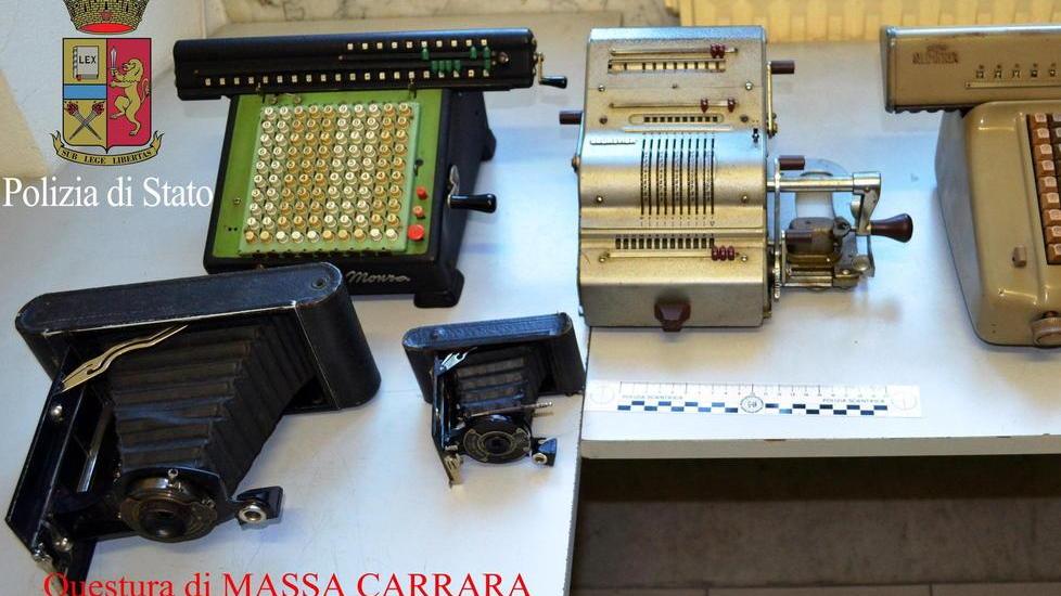 Ladro antiquario incastrato dalle impronte