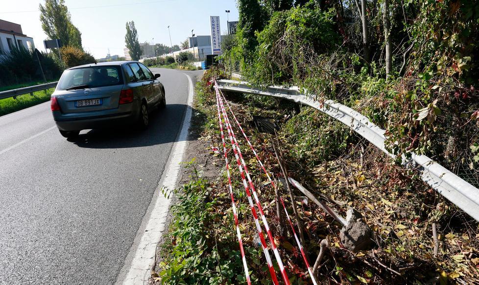 Esce dalla discoteca, ruba un’auto e si schianta: nei guai un 20enne