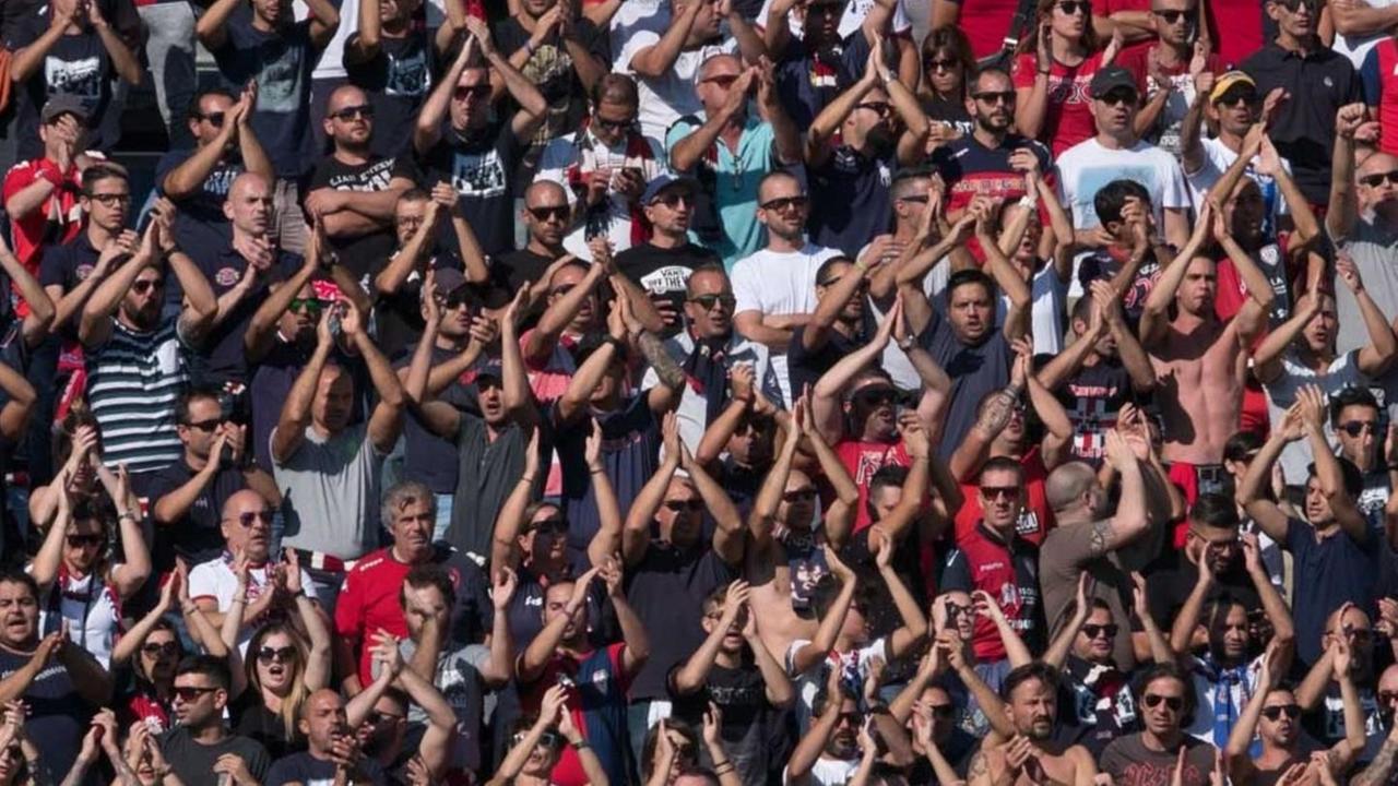Tifosi scatenati, nel mirino tecnico e società