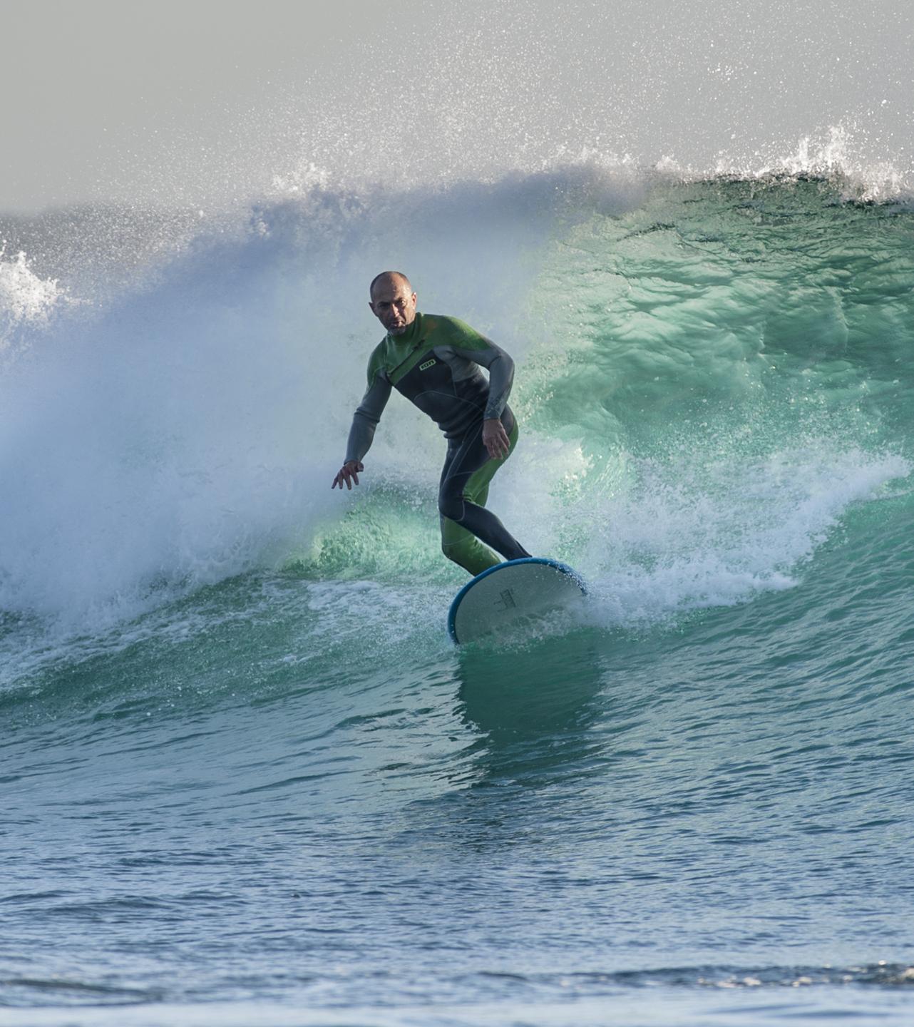 I big del surf a Capo Mannu a caccia dell’onda perfetta 