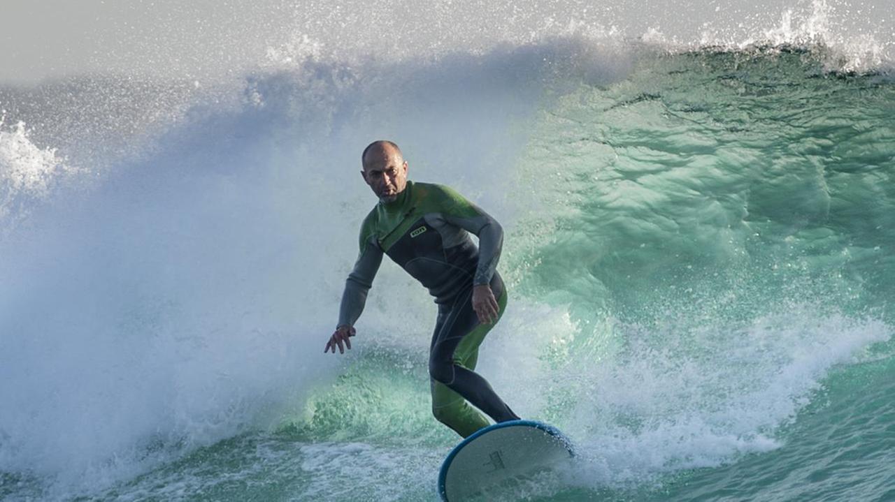 I big del surf a Capo Mannu a caccia dell’onda perfetta 