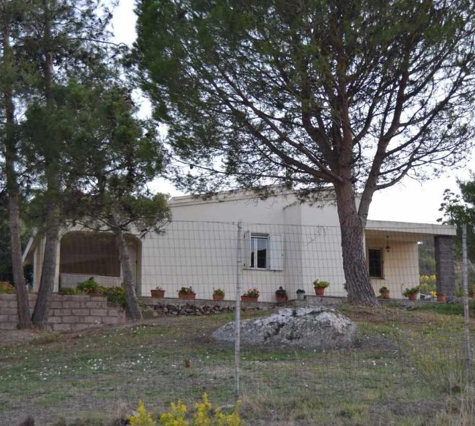 Bosa, rapina fallita in villa: i due amici restano in cella 