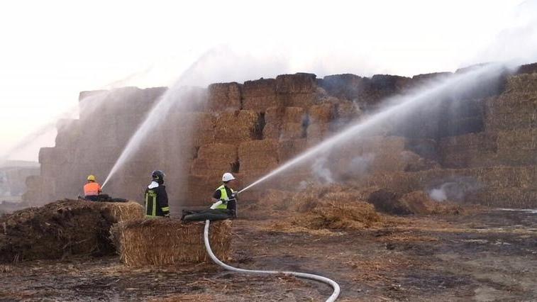 Finale Emilia: centrale elettrica, un incendio infinito
