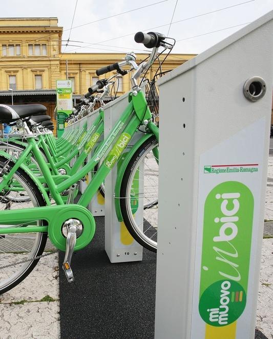 Modena, flop del bike sharing il progetto regionale sarà smantellato 