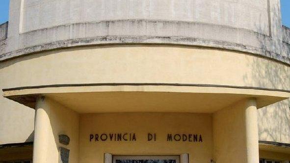 Modena. edifici assistenziali l’architettura come propaganda