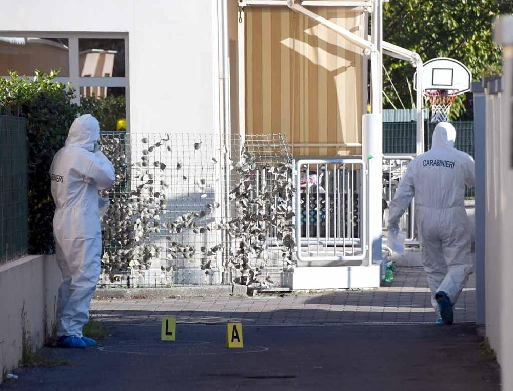 Lite per il parcheggio, estrae la pistola e spara cinque colpi - Foto