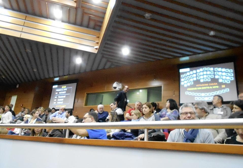 Le lacrime delle mamme per il no al punto nascite 