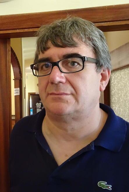 Tavoli affollati alla pizzeria “Dal Rifugiato” di don Massimo